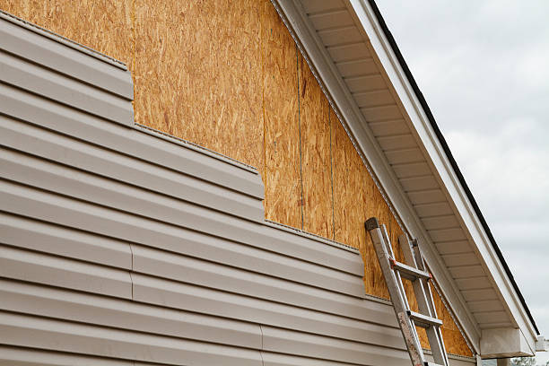 Professional Fiber Cement Siding technician working in Clarksburg, MD